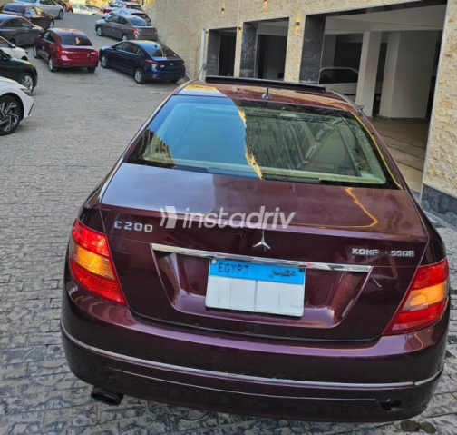 Mercedes C 200 2009 Dark Red Automatic Used for Sale in Nasr city - 4