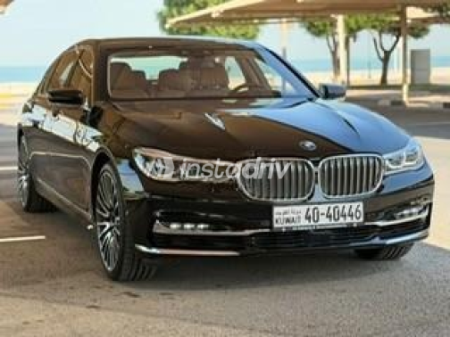 BMW 750 2017 Black Automatic Used for Sale in Cairo - 2