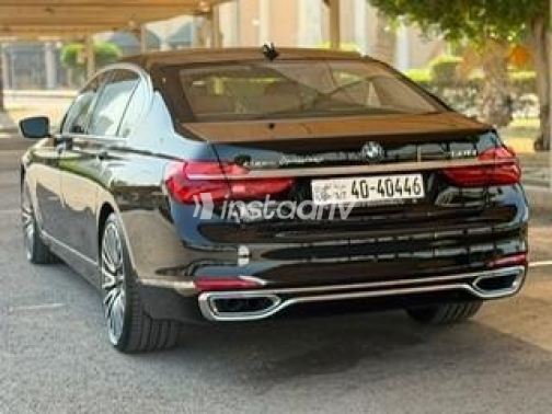 BMW 750 2017 Black Automatic Used for Sale in Cairo - 8
