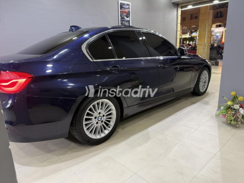 BMW 320 2019 Dark Blue Automatic Used for Sale in Damietta - 4