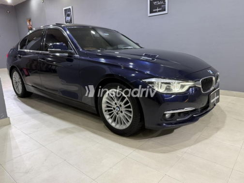 BMW 320 2019 Dark Blue Automatic Used for Sale in Damietta - 6