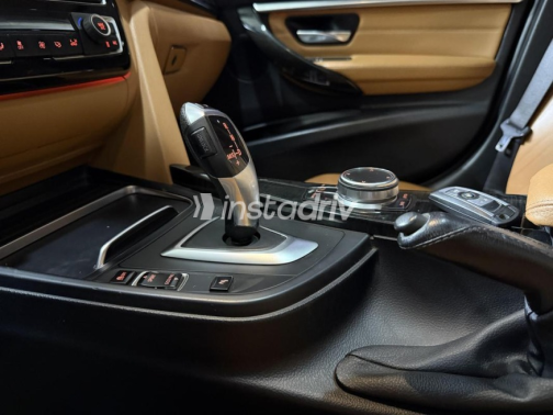 BMW 320 2019 Dark Blue Automatic Used for Sale in Damietta - 9