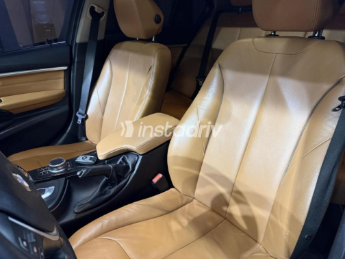 BMW 320 2019 Dark Blue Automatic Used for Sale in Damietta - 10