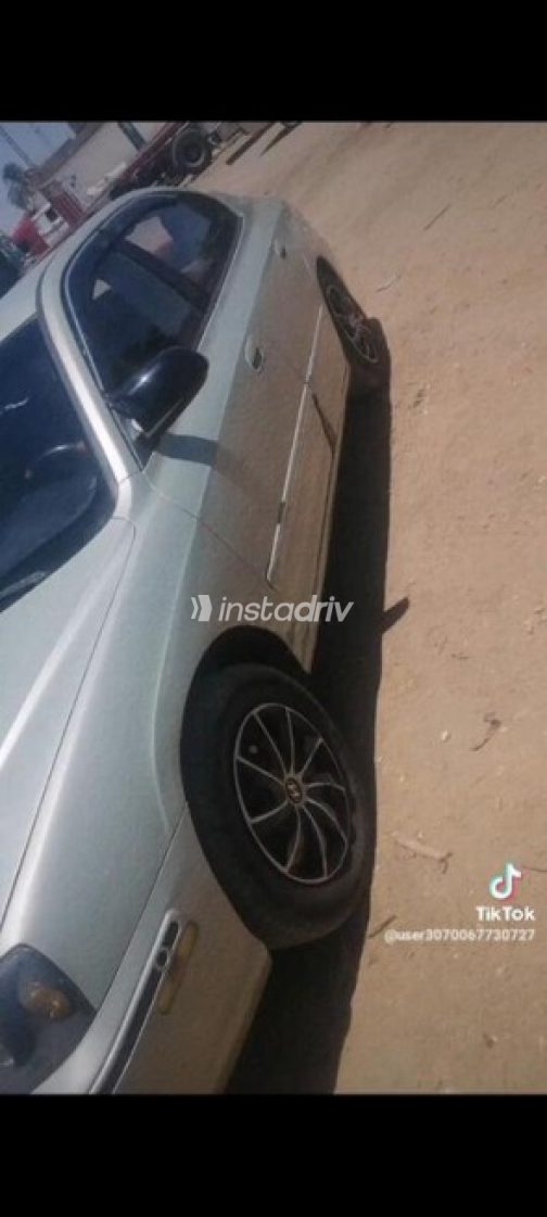 Hyundai Elantra 2005 White Automatic Used for Sale in Sohag - 1