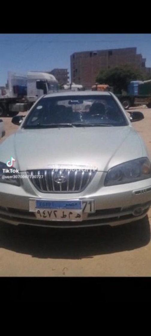 Hyundai Elantra 2005 White Automatic Used for Sale in Sohag - 3