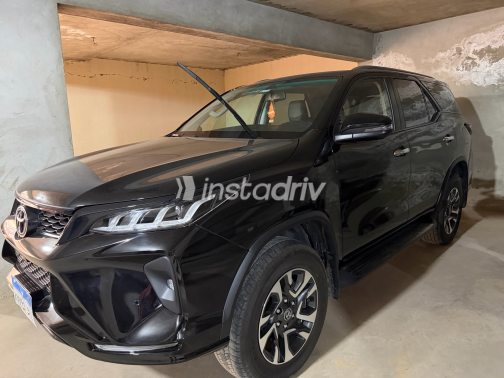 تويوتا فورتشنر 2027 أسود أوتوماتيك مستعملة للبيع في القاهرة الكبرى ( القاهرة - الجيزة) - 4