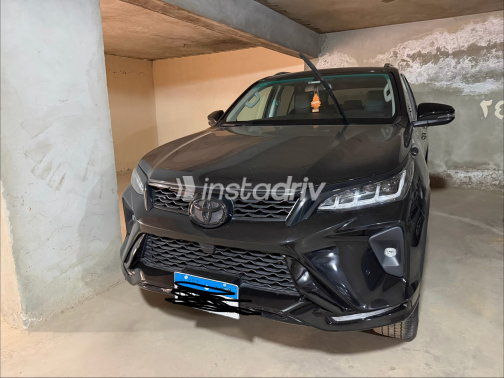 تويوتا فورتشنر 2027 أسود أوتوماتيك مستعملة للبيع في القاهرة الكبرى ( القاهرة - الجيزة) - 5