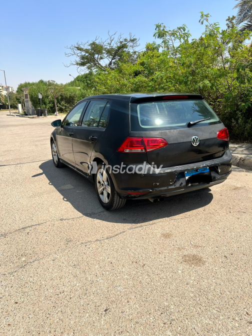 Volkswagen Golf 7 2014 Black Automatic Used for Sale in Greater Cairo ( Cairo + Giza) - 6