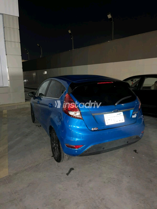 Ford Fiesta 2015 Blue Automatic Used for Sale in Greater Cairo ( Cairo + Giza) - 3