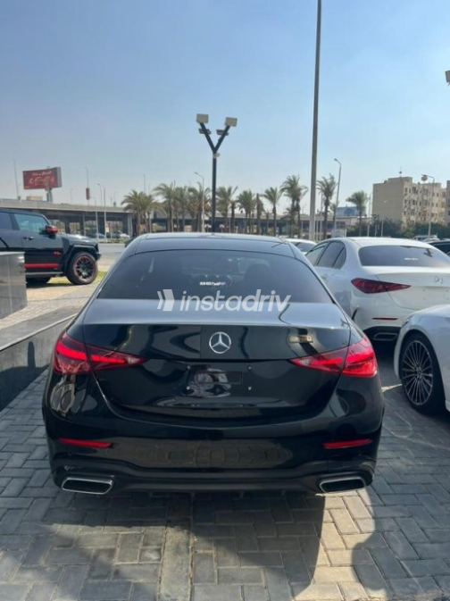 مرسيدس C 200 2024 أسود أوتوماتيك مستعملة للبيع في القاهرة - 2