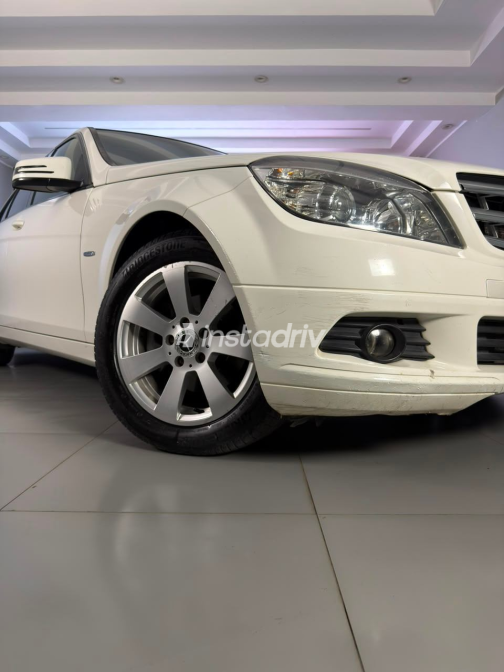 Mercedes C 180 2010 White Automatic Used for Sale in Greater Cairo ( Cairo + Giza) - 2