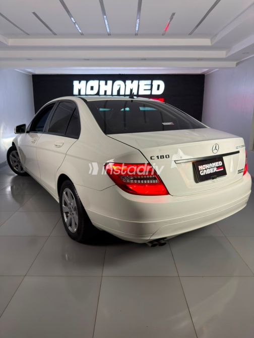 Mercedes C 180 2010 White Automatic Used for Sale in Greater Cairo ( Cairo + Giza) - 4