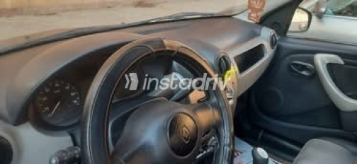 Renault Logan 2011 Black Manual Used for Sale in Greater Cairo ( Cairo + Giza) - 5