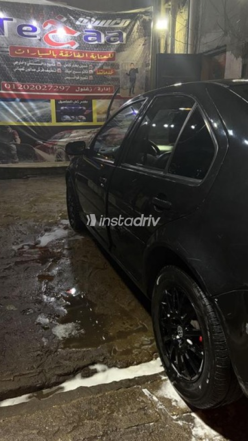 فولكس فاغن بورا 2000 أسود أوتوماتيك مستعملة للبيع في مدينه السلام - 4