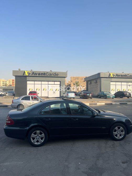 Mercedes E 240 2002 Dark Gray Automatic Used for Sale in Greater Cairo ( Cairo + Giza) - 4