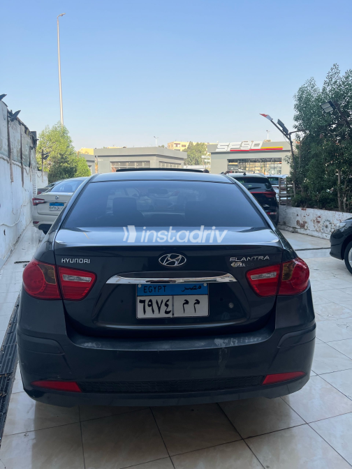 Hyundai Elantra HD 2017 Dark Gray Automatic Used for Sale in Greater Cairo ( Cairo + Giza) - 2