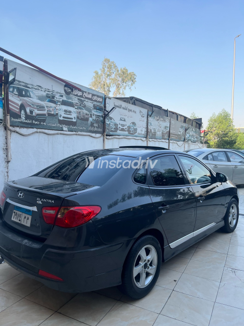 Hyundai Elantra HD 2017 Dark Gray Automatic Used for Sale in Greater Cairo ( Cairo + Giza) - 3