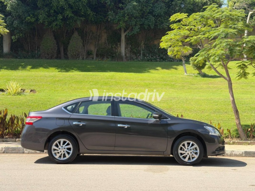 Nissan Sentra 2023 Gray Automatic Used for Sale in Nasr city - 3