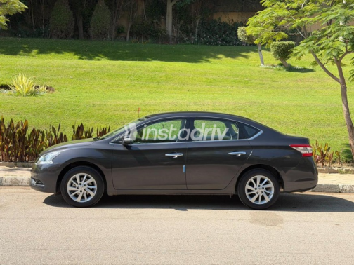 Nissan Sentra 2023 Gray Automatic Used for Sale in Nasr city - 9