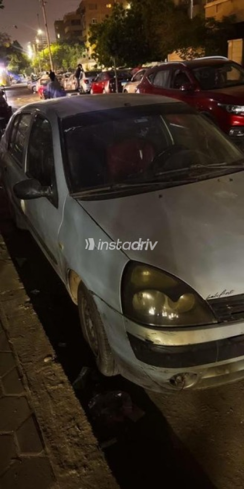 رينو كليو 2004 فضي أوتوماتيك مستعملة للبيع في مصر الجديدة - 3