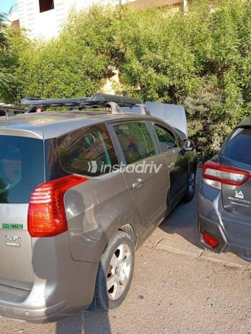 Peugeot 5008 2015 Gold Automatic Used for Sale in Obour City - 7