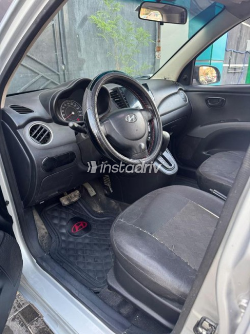 Hyundai I10 2013 Silver Automatic Used for Sale in Nasr city - 7