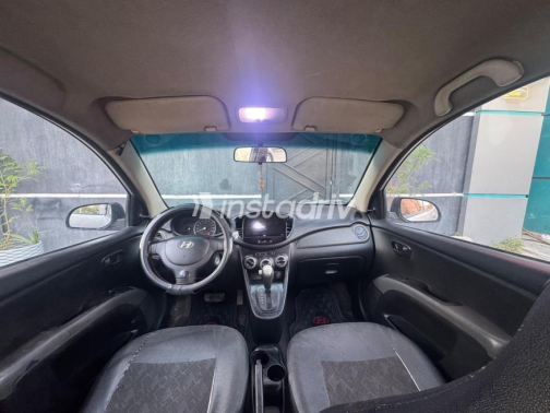 Hyundai I10 2013 Silver Automatic Used for Sale in Nasr city - 8