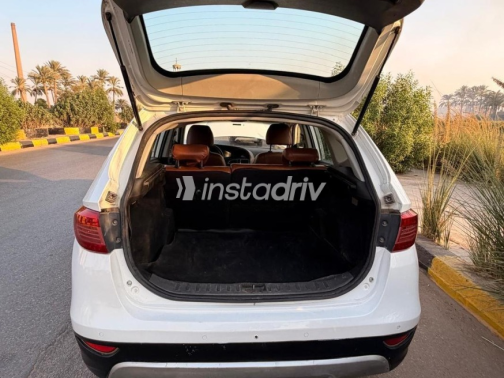 Brilliance V5 2013 White Automatic Used for Sale in Greater Cairo ( Cairo + Giza) - 7