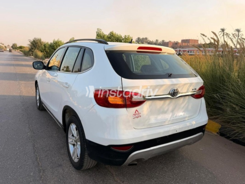 Brilliance V5 2013 White Automatic Used for Sale in Greater Cairo ( Cairo + Giza) - 10