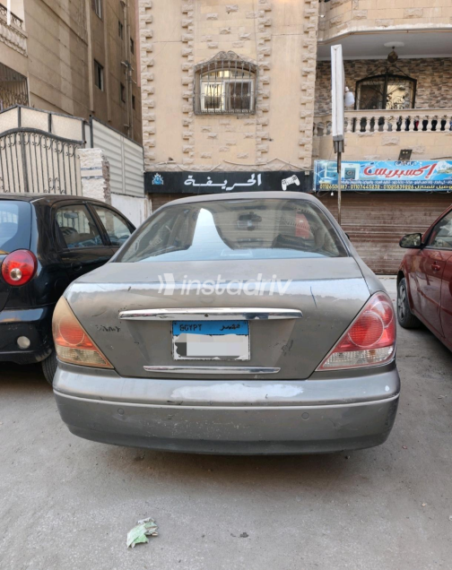 نيسان صنى 2010 رمادي أوتوماتيك مستعملة للبيع في القاهرة الكبرى ( القاهرة - الجيزة) - 2
