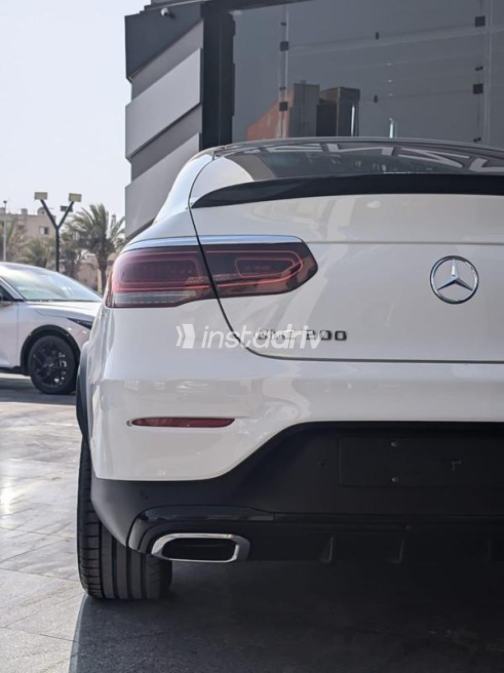 مرسيدس GLC 200 2023 أبيض أوتوماتيك مستعملة للبيع في القاهرة - 4