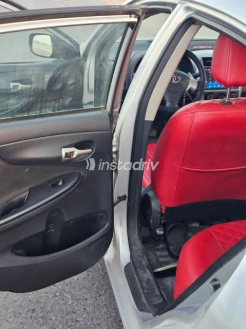 Toyota Corolla 2009 Silver Automatic Used for Sale in Cairo - 3