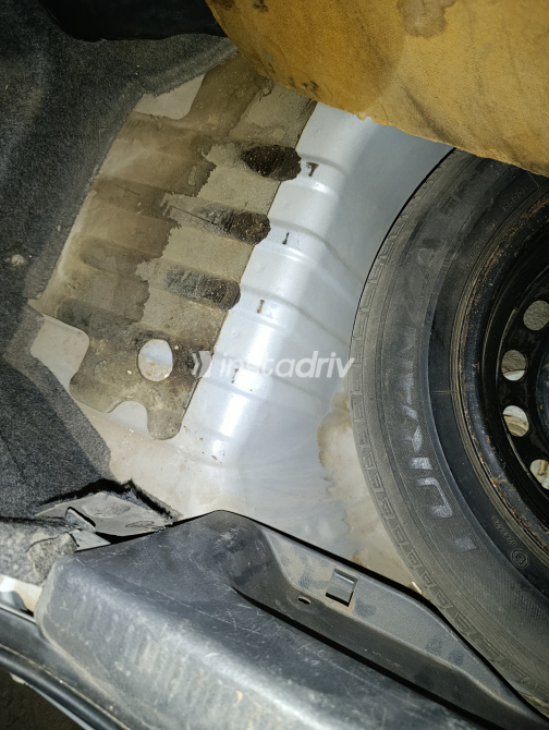 Mitsubishi Lancer 2001 Silver Manual Used for Sale in Greater Cairo ( Cairo + Giza) - 3
