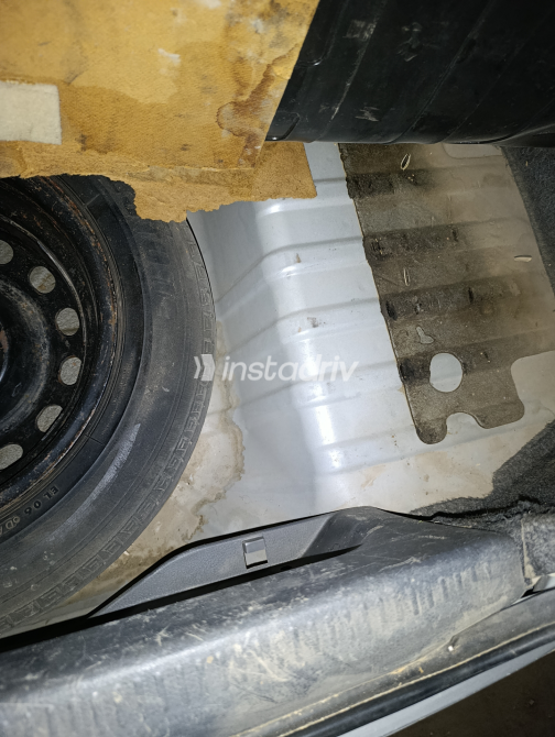 Mitsubishi Lancer 2001 Silver Manual Used for Sale in Greater Cairo ( Cairo + Giza) - 6
