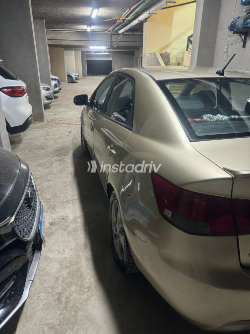 Kia Cerato 2010 Gold Automatic Used for Sale in Greater Cairo ( Cairo + Giza) - 4