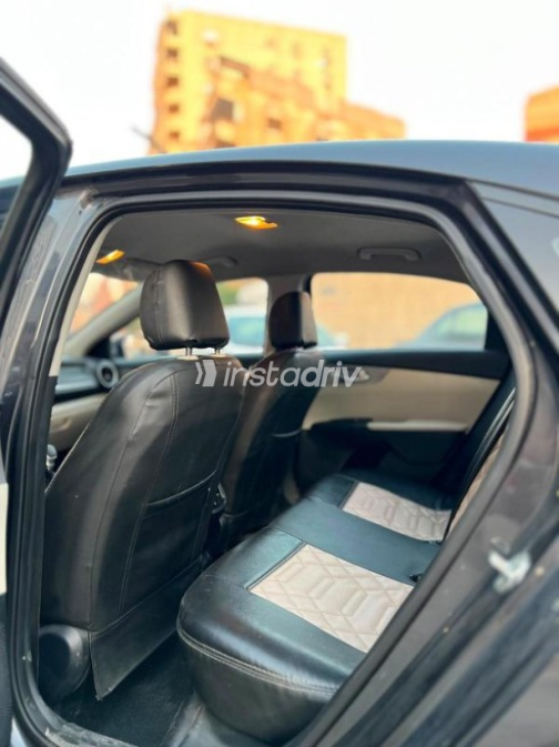 كيا سيراتو 2024 رمادي أوتوماتيك مستعملة للبيع في مدينة نصر - 6