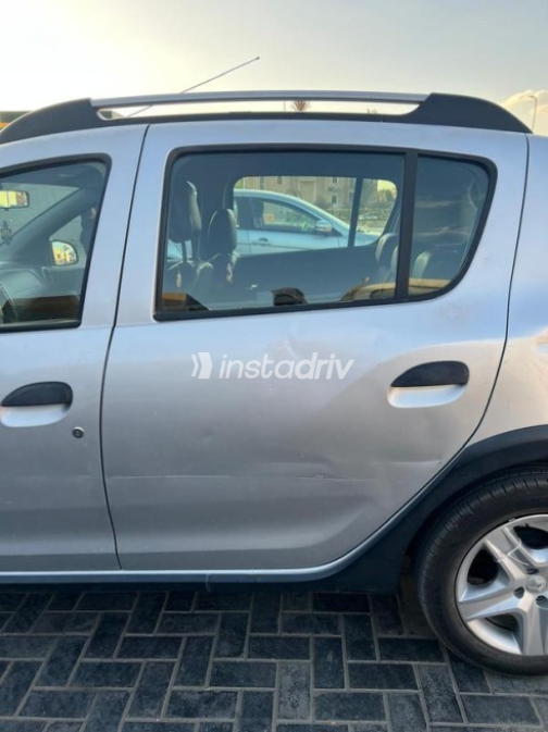 Renault Sandero Step Way 2016 Silver Automatic Used for Sale in 6 October - 5