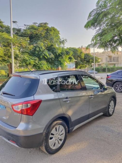 سوزوكى Sx 4 2016 فضي أوتوماتيك مستعملة للبيع في القاهرة - 1