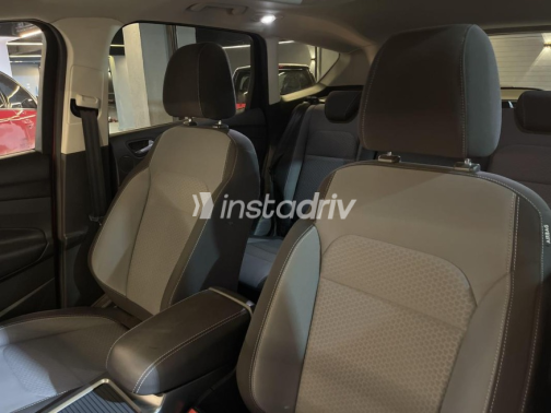 Ford Kuga 2017 Red Automatic Used for Sale in Cairo - 9