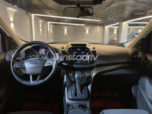 Ford Kuga 2017 Red Automatic Used for Sale in Cairo - 10