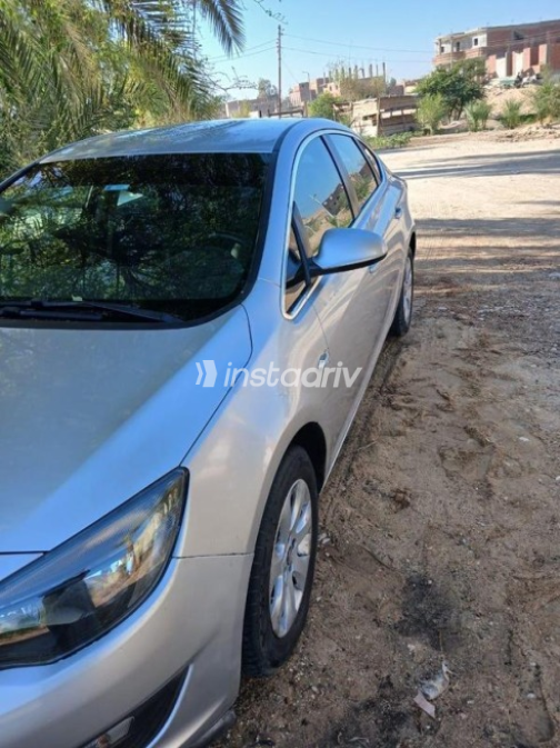 Opel Astra 2020 White Automatic Used for Sale in Greater Cairo ( Cairo + Giza) - 5