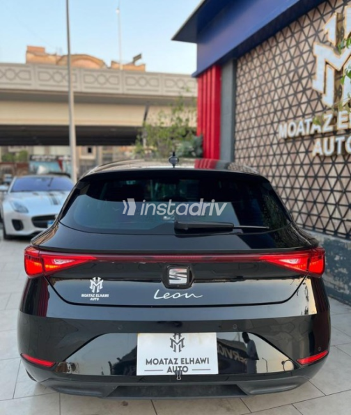 Seat Leon 2024 Black Automatic Used for Sale in Cairo - 5