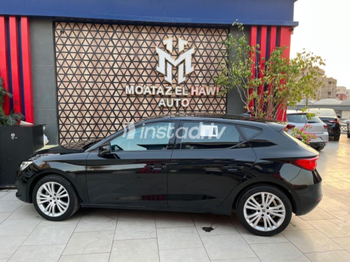 Seat Leon 2024 Black Automatic Used for Sale in Cairo - 6
