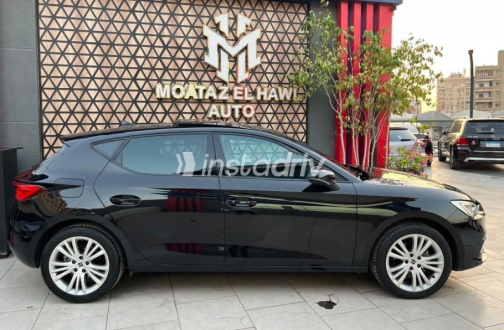 Seat Leon 2024 Black Automatic Used for Sale in Cairo - 9