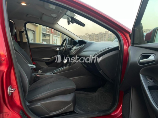 Ford Focus 2017 Dark Red Automatic Used for Sale in Nasr city - 3