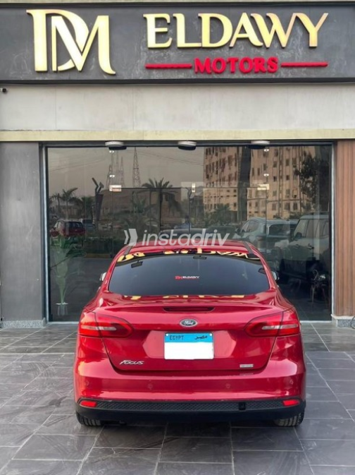 Ford Focus 2017 Dark Red Automatic Used for Sale in Nasr city - 5