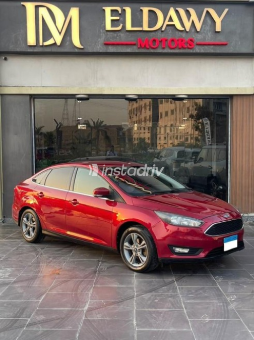 Ford Focus 2017 Dark Red Automatic Used for Sale in Nasr city - 8