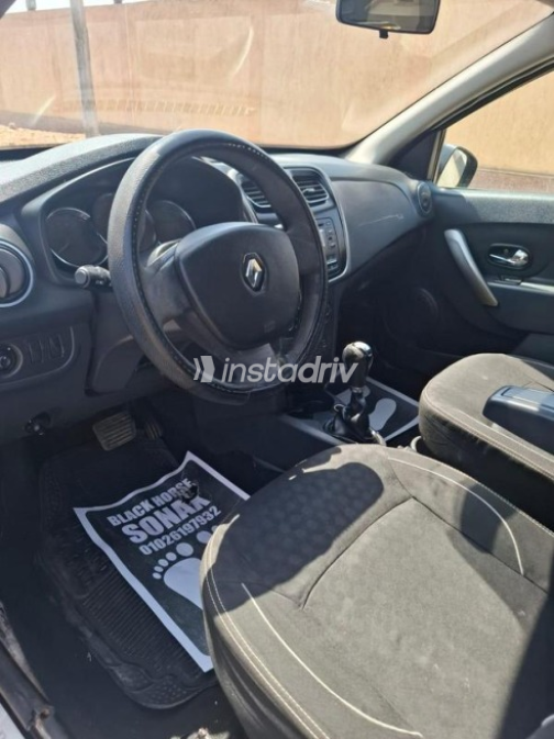 Renault Logan 2016 Black Automatic Used for Sale in Cairo - 4