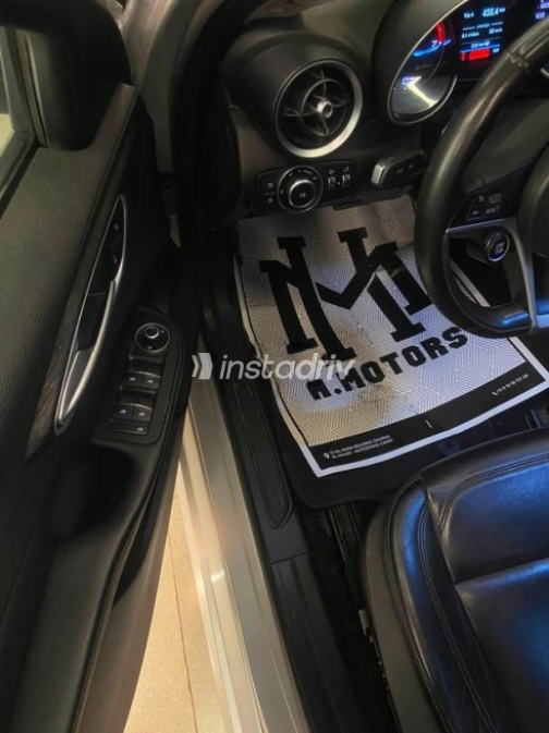 Alfa Romeo Giulia 2019 Silver Automatic Used for Sale in Sheraton - 2