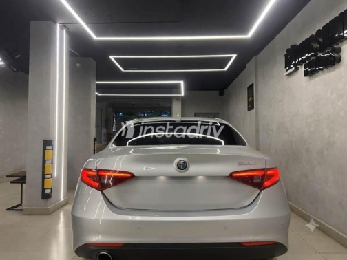 Alfa Romeo Giulia 2019 Silver Automatic Used for Sale in Sheraton - 6